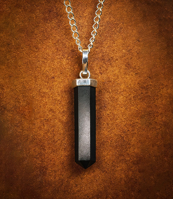 Gemstone Classic Point Pendant – Black Agate