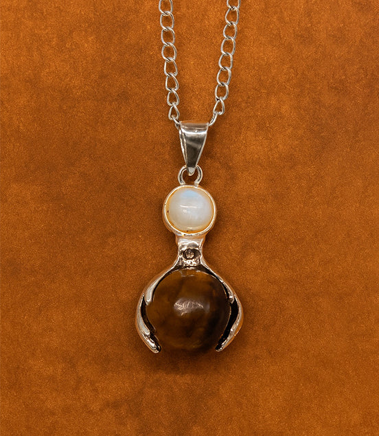 Gemstone Healing Hands Pendant – Tiger Eye