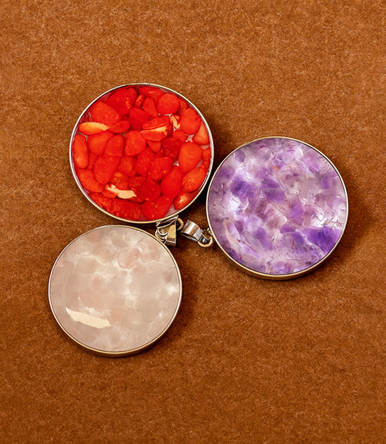 Steel Cased Pendant Round – 12 Assorted Gemstone Chips & Shells