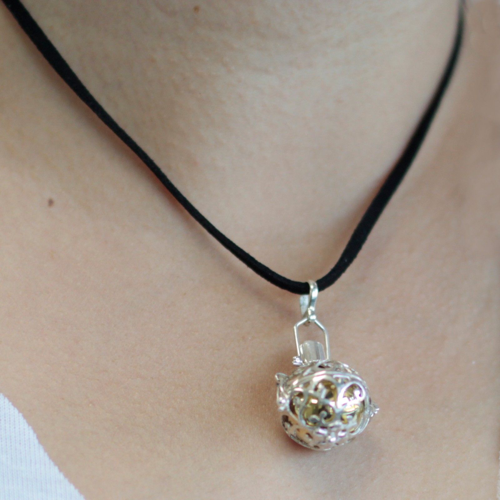 Silver Angel Bell – Night-time – 18mm