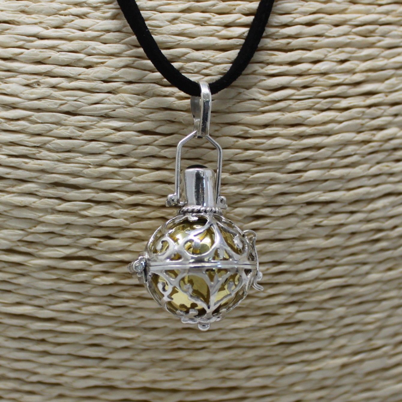 Silver Angel Bell – Night-time – 18mm