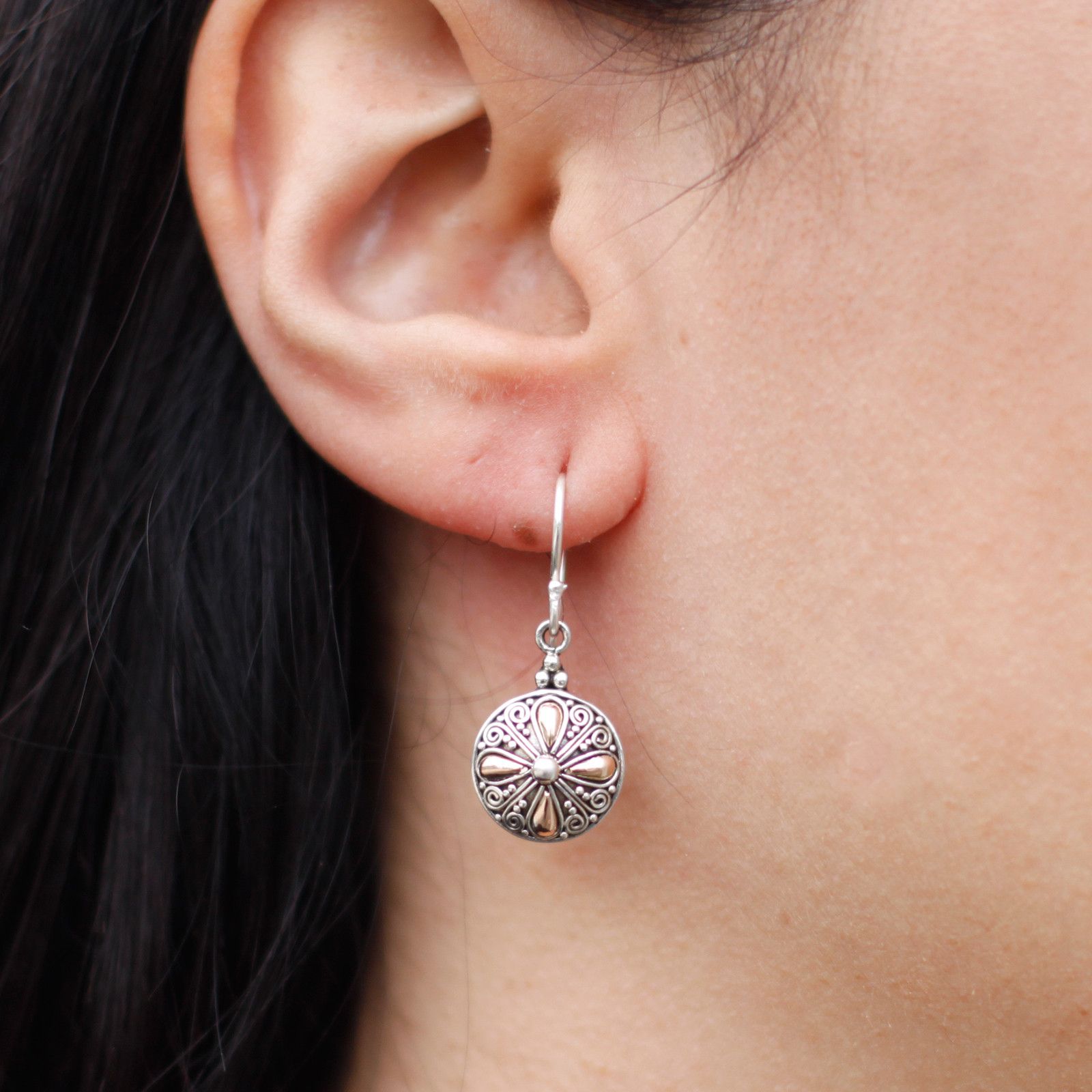 Silver & Gold Earring – Classic Round